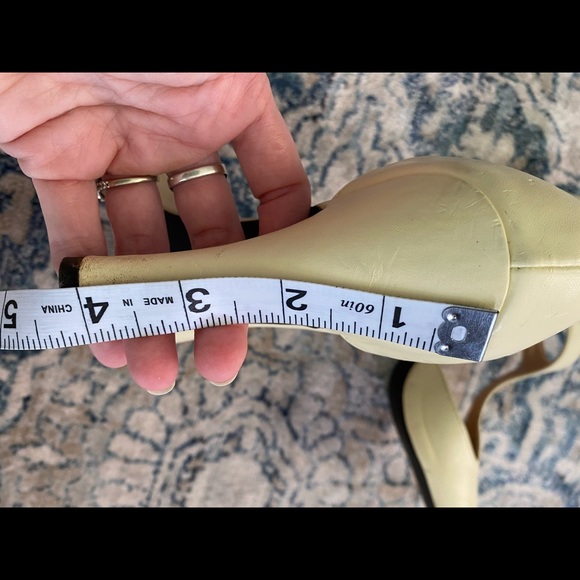 Dolce by MOJO Moxy T-Strap Heels size 6.5 - Picture 7 of 7